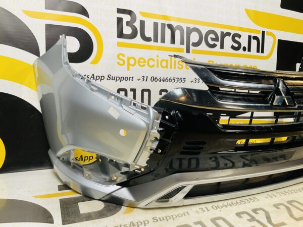 BUMPER Mitsubishi Outlander + Grill KLS pdc  VOORBUMPER 2-B5-8755z