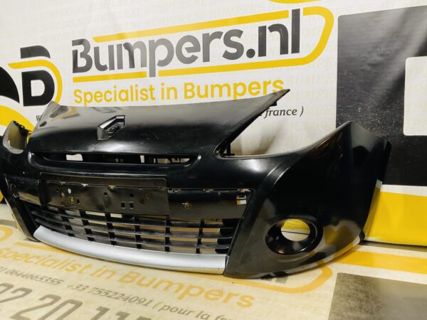 BUMPER Renault Clio 3 Facelift 2008-2012 VOORBUMPER 2-F8-9851z