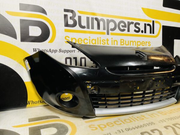 BUMPER Renault Clio 3 Facelift 2008-2012 VOORBUMPER 2-F8-9851z