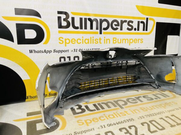BUMPER Toyota Yaris Facelift 2017-2019 VOORBUMPER 2-D2-9862z