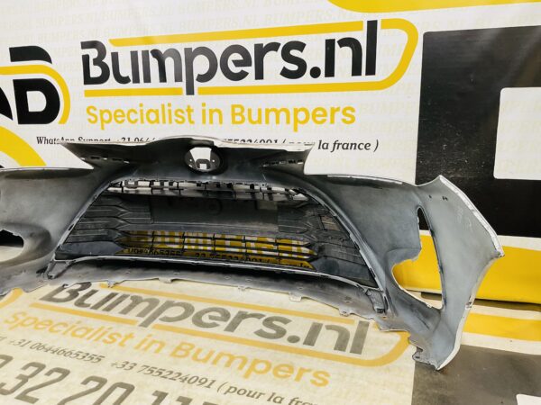 BUMPER Toyota Yaris Facelift 2017-2019 VOORBUMPER 2-D2-9862z