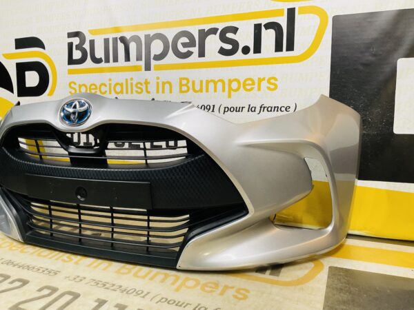 BUMPER Toyota Yaris 4  2019-2023 VOORBUMPER 2-D2-9864z