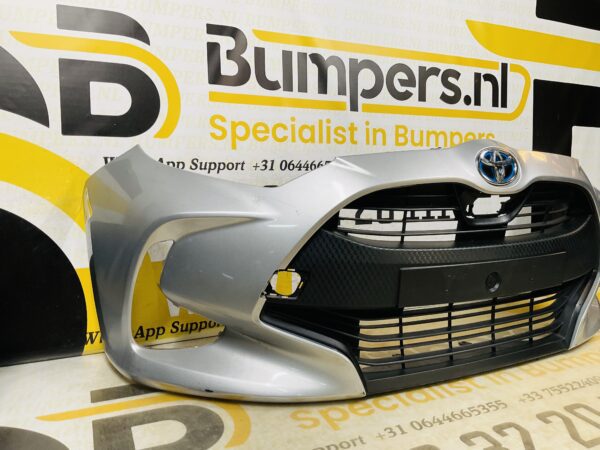 BUMPER Toyota Yaris 4  2019-2023 VOORBUMPER 2-D2-9864z