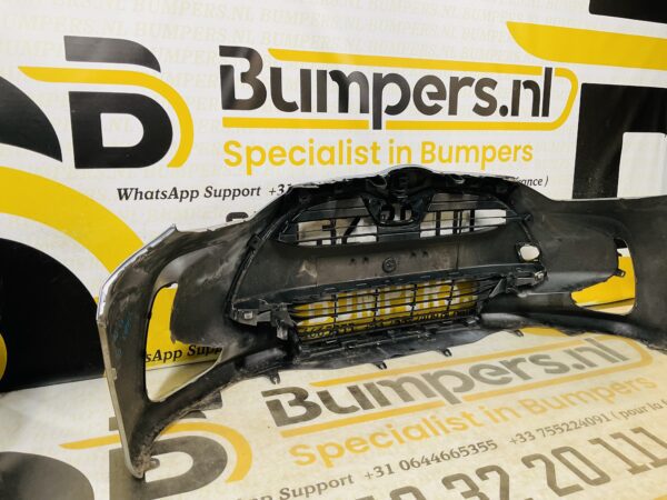 BUMPER Toyota Yaris 4  2019-2023 VOORBUMPER 2-D2-9864z