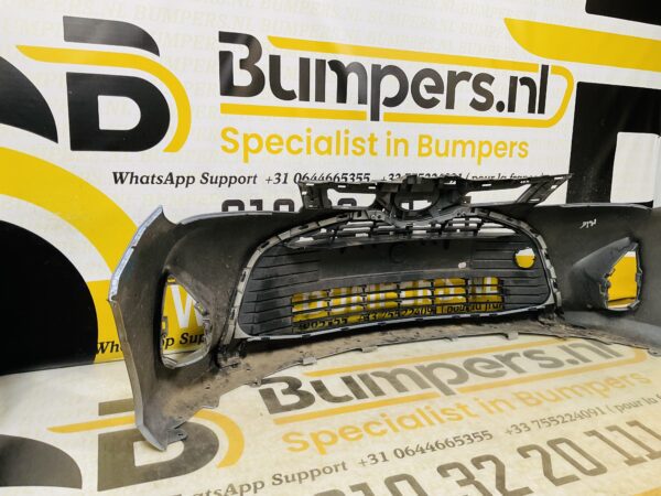 BUMPER Toyota Yaris  2014-2017 VOORBUMPER 2-D2-9869z