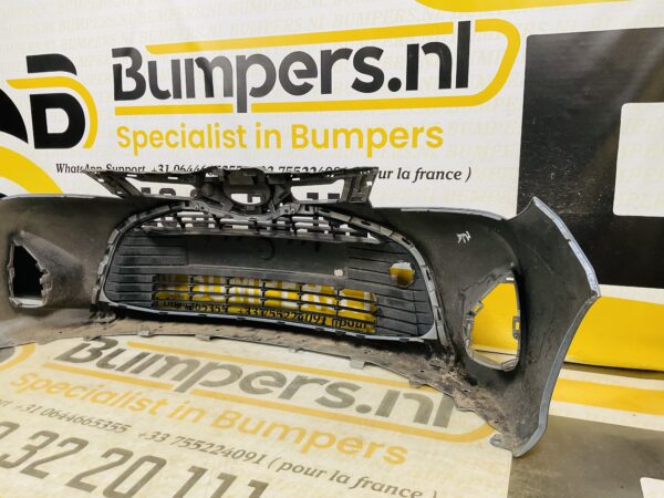 BUMPER Toyota Yaris  2014-2017 VOORBUMPER 2-D2-9869z