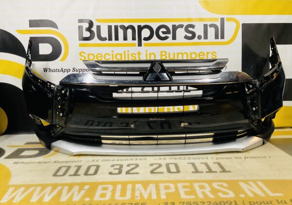 BUMPER Mitsubishi Outlander 6410G227ZZ VOORBUMPER 2-B5-9246z