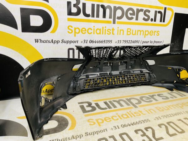 BUMPER Lexus CT 200H Facelift  2014-2017 VOORBUMPER 2-G5-9304z