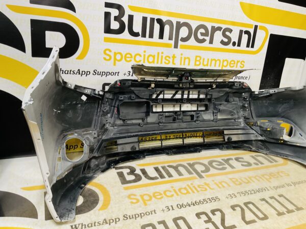 BUMPER Mitsubishi Outlander 6410G227ZZ VOORBUMPER 2-B5-9357z