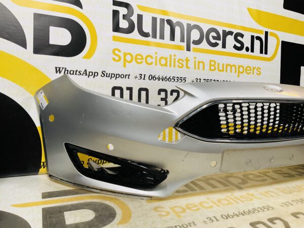 BUMPER Ford Focus MK3 6xpdc  2014-2018 VOORBUMPER 1-D10-9442z