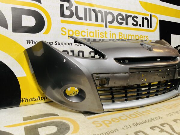 BUMPER Renault Clio 3 Facelift  4xpdc 2009-2012 VOORBUMPER 2-F8-9448z
