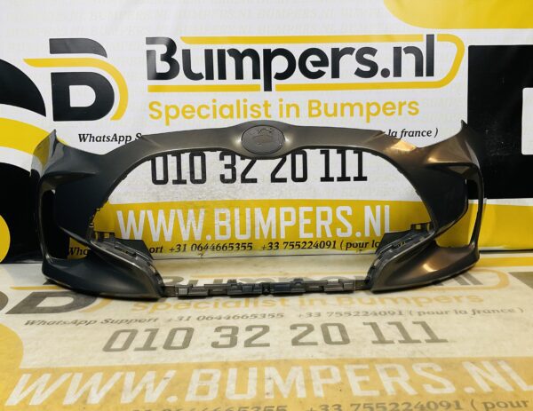 BUMPER Toyota Yaris 4 2020-2022 VOORBUMPER 2-D2-9929z