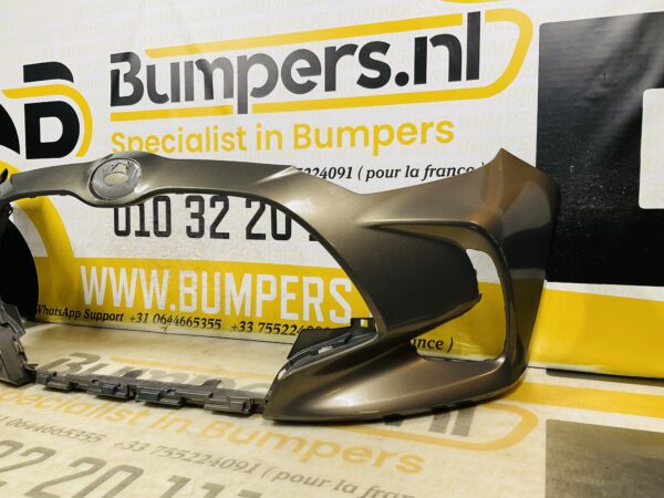 BUMPER Toyota Yaris 4 2020-2022 VOORBUMPER 2-D2-9929z