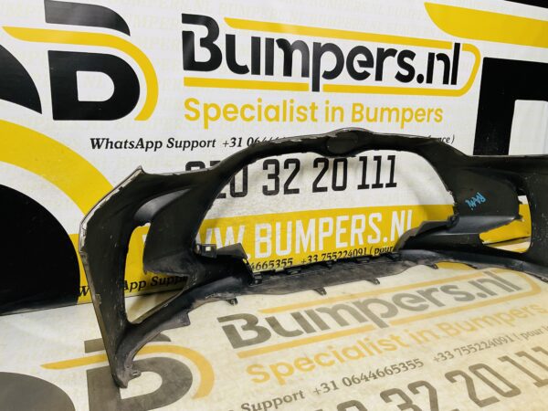 BUMPER Toyota Yaris 4 2020-2022 VOORBUMPER 2-D2-9929z