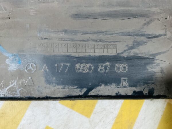 Zijskirt Mercedes A Klasse W177 Normaal A1776908700 Rechts Dorpel 2-L1-9676T