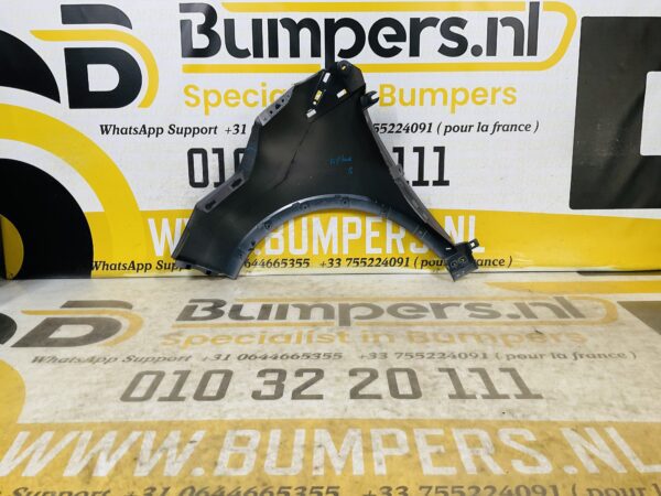 Zijscherm Renault Captur 631001642R Scherm Rechts 2-Q2-9739T