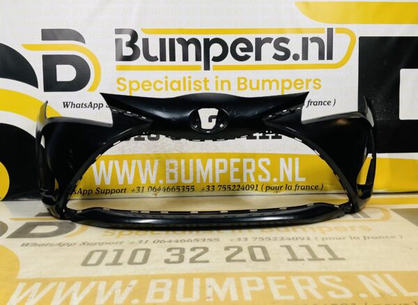 BUMPER Toyota Yaris Facelift 2017-2020 VOORBUMPER 2-D1-10049z