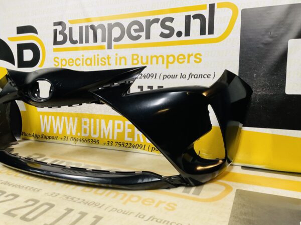 BUMPER Toyota Yaris Facelift 2017-2020 VOORBUMPER 2-D1-10049z