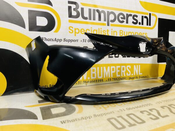 BUMPER Toyota Yaris Facelift 2017-2020 VOORBUMPER 2-D1-10049z