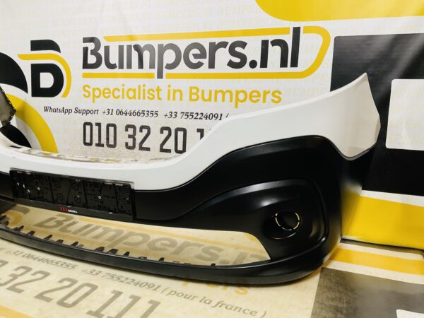 BUMPER Renault Trafic  VOORBUMPER 2-F10-10064z