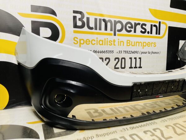 BUMPER Renault Trafic  VOORBUMPER 2-F10-10064z