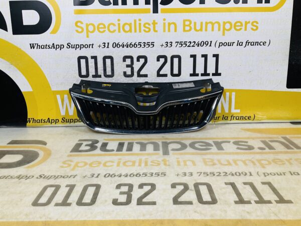 Grille Skoda Rapid 5JA853668 2012-2019 Bumpergrill 2-M4-10204T