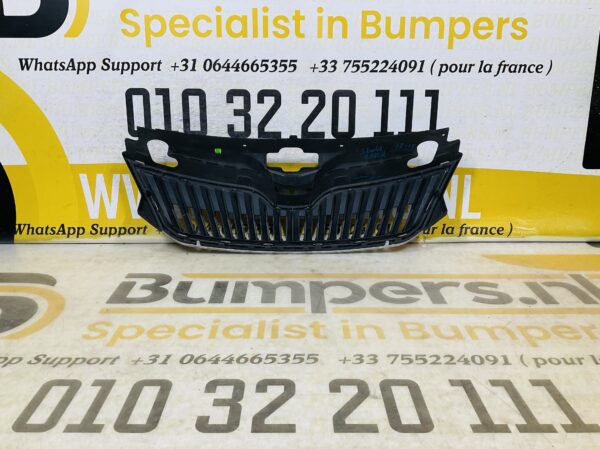 Grille Skoda Rapid 5JA853668 2012-2019 Bumpergrill 2-M4-10204T