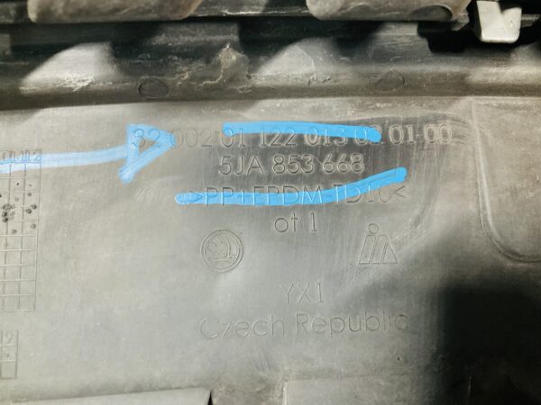 Grille Skoda Rapid 5JA853668 2012-2019 Bumpergrill 2-M4-10204T