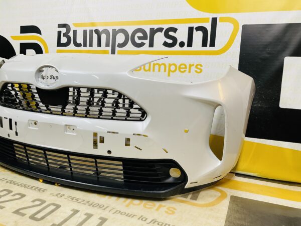 BUMPER Toyota Yaris Cross 4xpdc  2020-2024 VOORBUMPER 2-D3-10104z