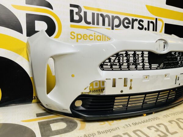 BUMPER Toyota Yaris Cross 4xpdc  2020-2024 VOORBUMPER 2-D3-10104z