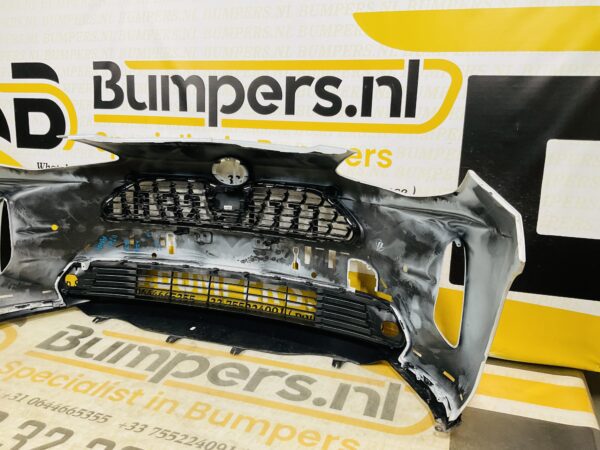 BUMPER Toyota Yaris Cross 4xpdc  2020-2024 VOORBUMPER 2-D3-10104z