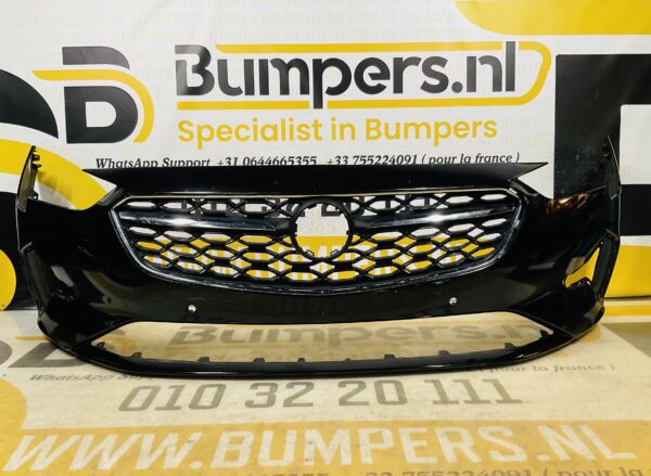 BUMPER Opel Insignia Facelift 4xpdc  VOORBUMPER 2-i6-10106z