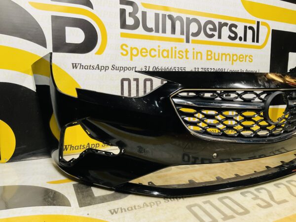 BUMPER Opel Insignia Facelift 4xpdc  VOORBUMPER 2-i6-10106z