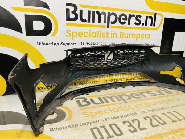 BUMPER Opel Insignia Facelift 4xpdc  VOORBUMPER 2-i6-10106z