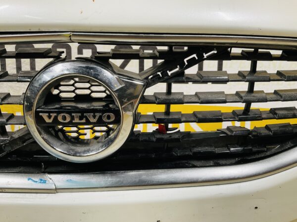 BUMPER Volvo V40 Rdesign R-Design 4xpdc kls VOORBUMPER 1-E7-10246z