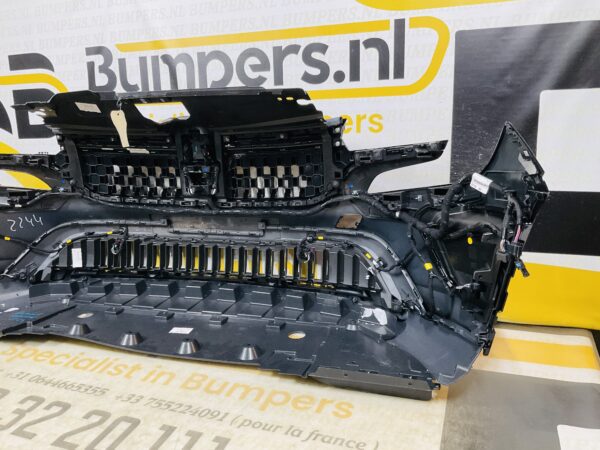 BUMPER Renault Austral 2022-2024 620225489R VOORBUMPER 1-Z4-10272z