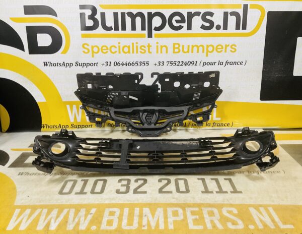 Grille Renault Clio 4  2012-2016 Bumper Grill 2-R2-9793T