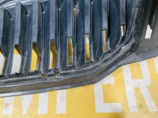 Grille Skoda Octavia 2018  Bumper Grill 2-R2-9794T