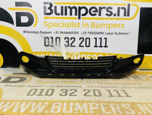 Bumper Peugeot 2008 9802520577 Voorbumper grill 2-L8-10433T