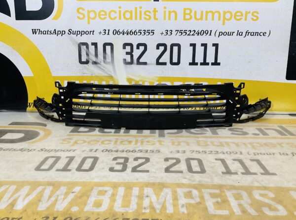 Bumper Grill Renault Clio 4 Facelift 2016-2019  Voorbumper Grill 2-R5-10440T