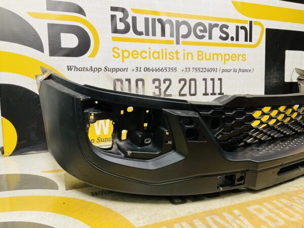 BUMPER Fiat Iveco Daily  5801599257 VOORBUMPER 2-B5-10832z