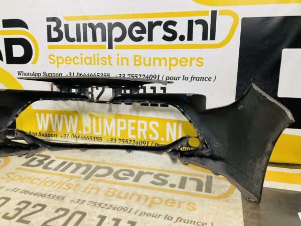 BUMPER Toyota Corolla E210 52119-02P40 VOORBUMPER 2-D4-10837z