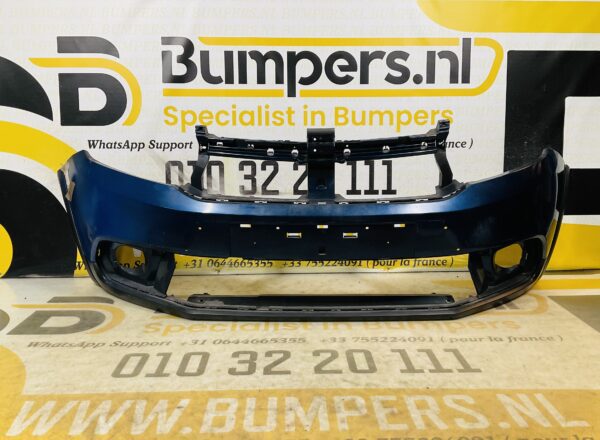 BUMPER Dacia Sandero 620223900R VOORBUMPER 1-G3-10839z