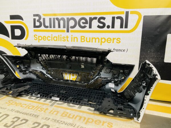 BUMPER Peugeot 208 GTline GT-Line 6xpdc 2019-2022  VOORBUMPER 2-H9-10708z