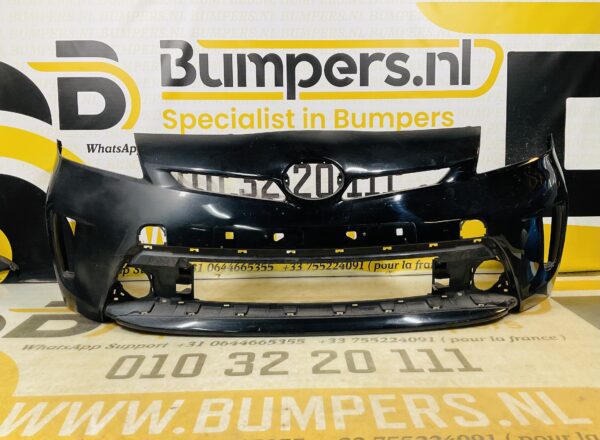 BUMPER Toyota Prius V52119-17510 VOORBUMPER 2-D3-10921z