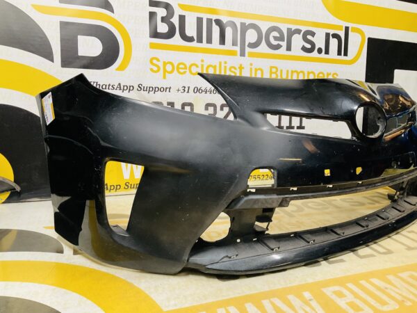 BUMPER Toyota Prius V52119-17510 VOORBUMPER 2-D3-10921z