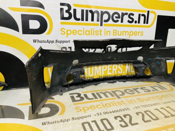 BUMPER Toyota Prius V52119-17510 VOORBUMPER 2-D3-10921z