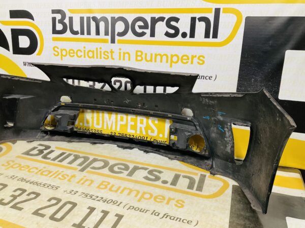 BUMPER Toyota Prius V52119-17510 VOORBUMPER 2-D3-10921z
