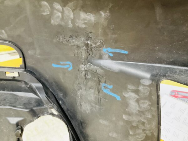 BUMPER Toyota Prius V52119-17510 VOORBUMPER 2-D3-10921z