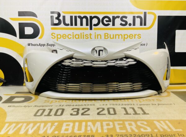 BUMPER Toyota Yaris Facelift 2017-2019  VOORBUMPER 2-D2-10922z